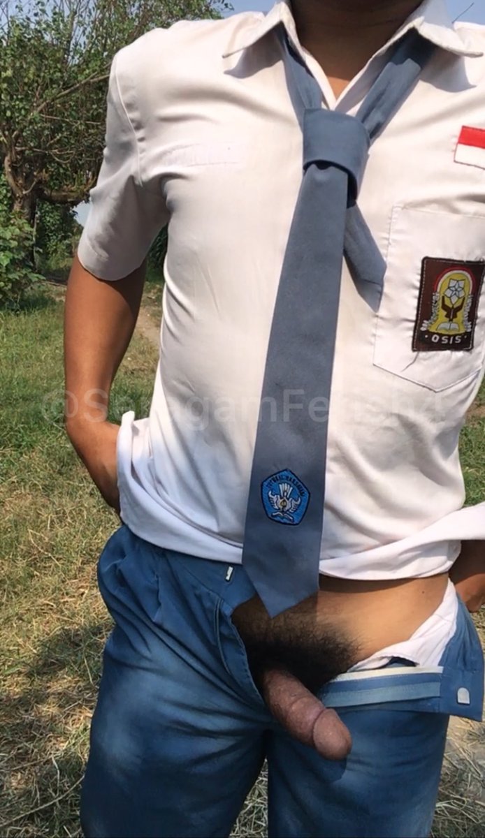 SeragamFetish4's tweet photo. Pulang skul sange, gas coli dulu ditengah sawah🥵 https://t.co/VX02W3xaWM