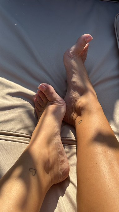 Getting lots of DMs about the @LondonFootParty I&rsquo;m away for this one and Junes ones unfortunately but<a class="tags" target="_blank" title="On Twitter" href="/?out=eyJ0eXAiOiJKV1QiLCJhbGciOiJIUzUxMiJ9.eyJpYXQiOjE3MjE3MzAwOTMsImlzcyI6InR3cG9ybnN0YXJzLmNvbSIsIm5iZiI6MTcyMTczMDA5MywiZXhwIjoxNzUzMjY2MDkzLCJyZWRpcmVjdF91cmwiOiJodHRwczovL3R3aXR0ZXIuY29tL0xvbmRvbkZvb3RQYXJ0eSJ9.nZYEmz_DbLg6WlwY6fNottnCuIQ8LyPkjL6gv0Jq66WV2ZCe14UPphOpPpKLQAfj6CGMr4FvKXfB66NXZWoI3A">@LondonFootParty</a>