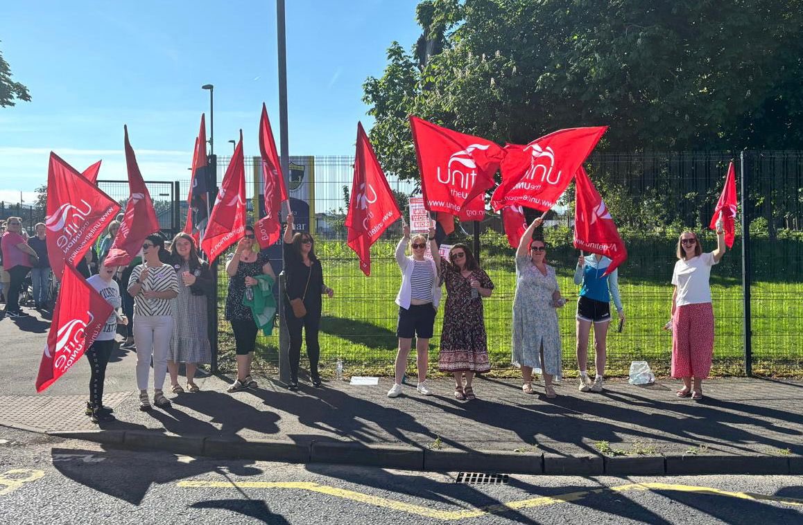 We support our non-teaching staff, who are engaging in industrial action.  DE and NI executive must make it a priority to resolve this dispute in the interest of our pupils!! 👏🌳