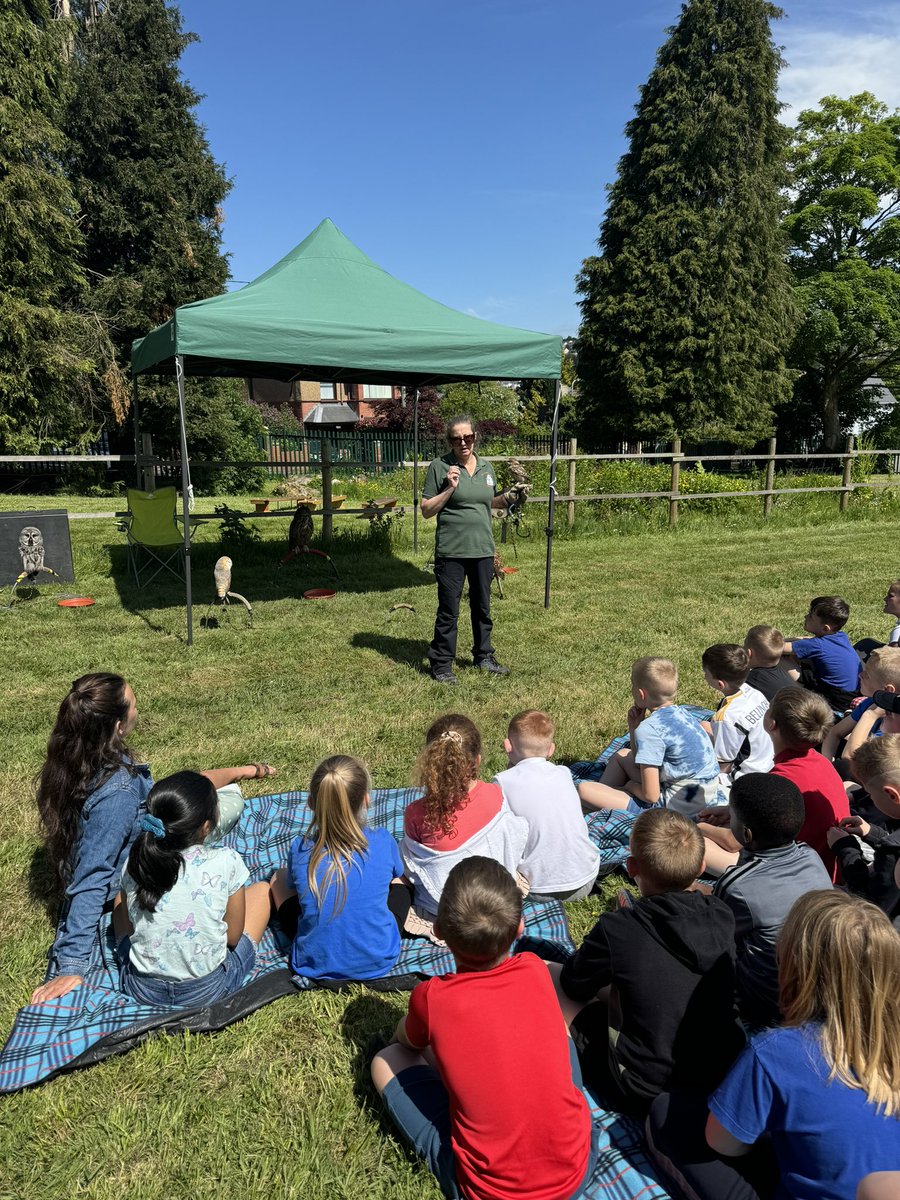 Miss Davies & Mrs Field tweet media