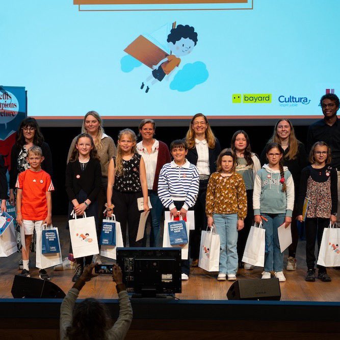 ✨ FINALE BRETAGNE 📚 
Mercredi 15 mai 2024, la Bibliothèque des Champs Libres à Rennes a vibré au rythme des mots, accueillant pour la 3e année consécutive la FINALE BRETAGNE des Petits champions de la lecture.
👏 Bravo à  Jeanne qui a remporté cette finale toute en émotions !