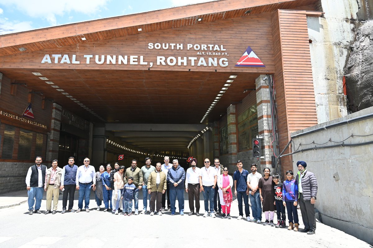 NHPC’s Independent Directors Prof.(Dr.) Amit Kansal, Prof.(Dr.) Rashmi Sharma Rawal, Sh Jiji Joseph & Sh Premkumar Goverthanan visited Seri Nallah Diversion Site at Atal Tunnel, Manali (HP) & reviewed work progress during their visit to 800 MW Parbati-II HE Project. #nhpc