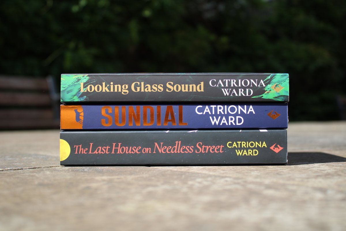 ✨GIVEAWAY✨

To celebrate the paperback publication of #LookingGlassSound, we are giving one lucky reader the chance to win all three of Catriona Ward's books in paperback! 

To enter:
Like and retweet this post 
Follow Viper Books

UK only, giveaway closes Tuesday 28th May