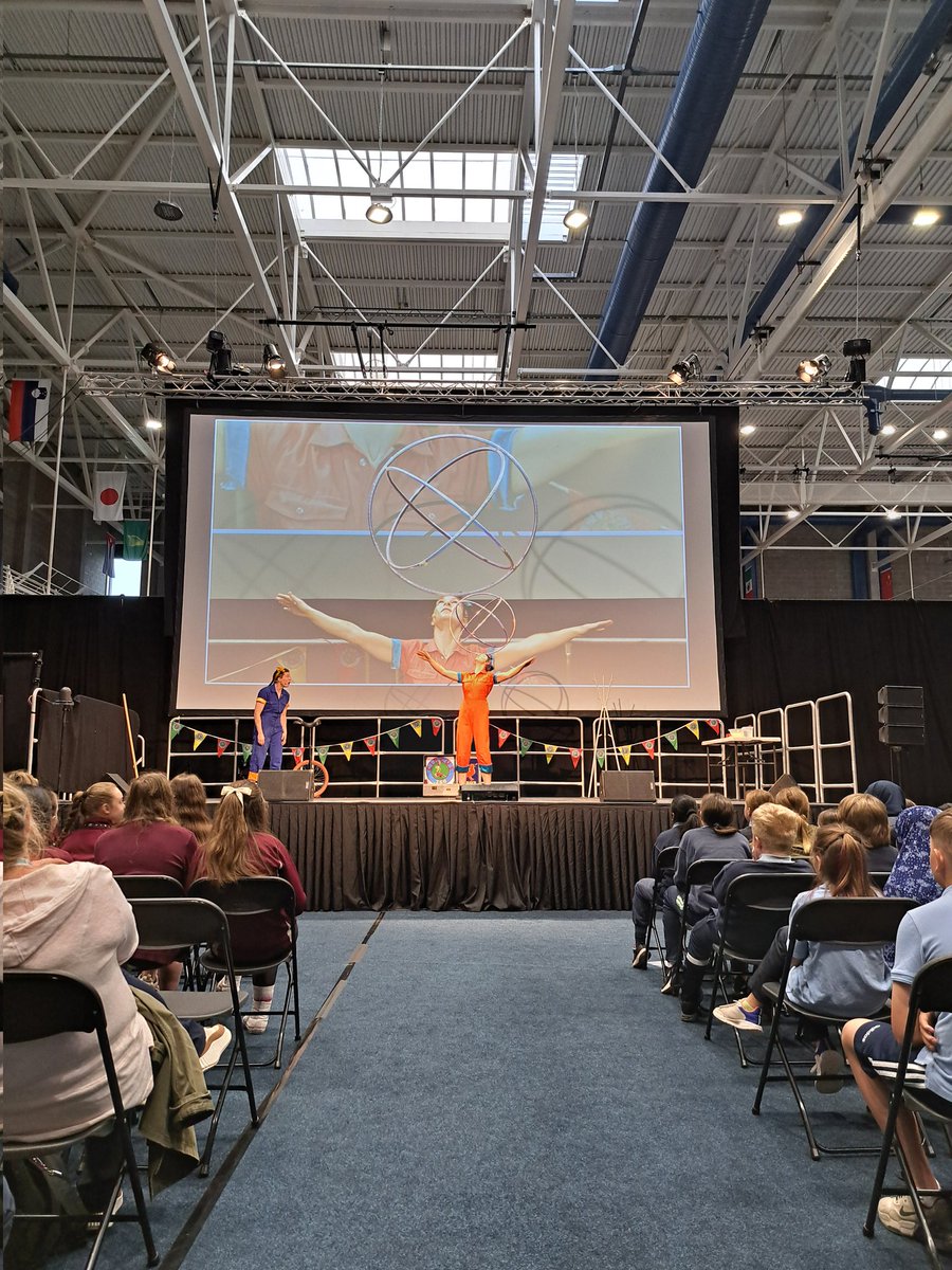 Day 1 at #ESBScienceBlast Limerick has just begun here in @UL!

So many students are excited to showcase their amazing STEM projects!

#STEMEducation #PrimarySTEM #STEM