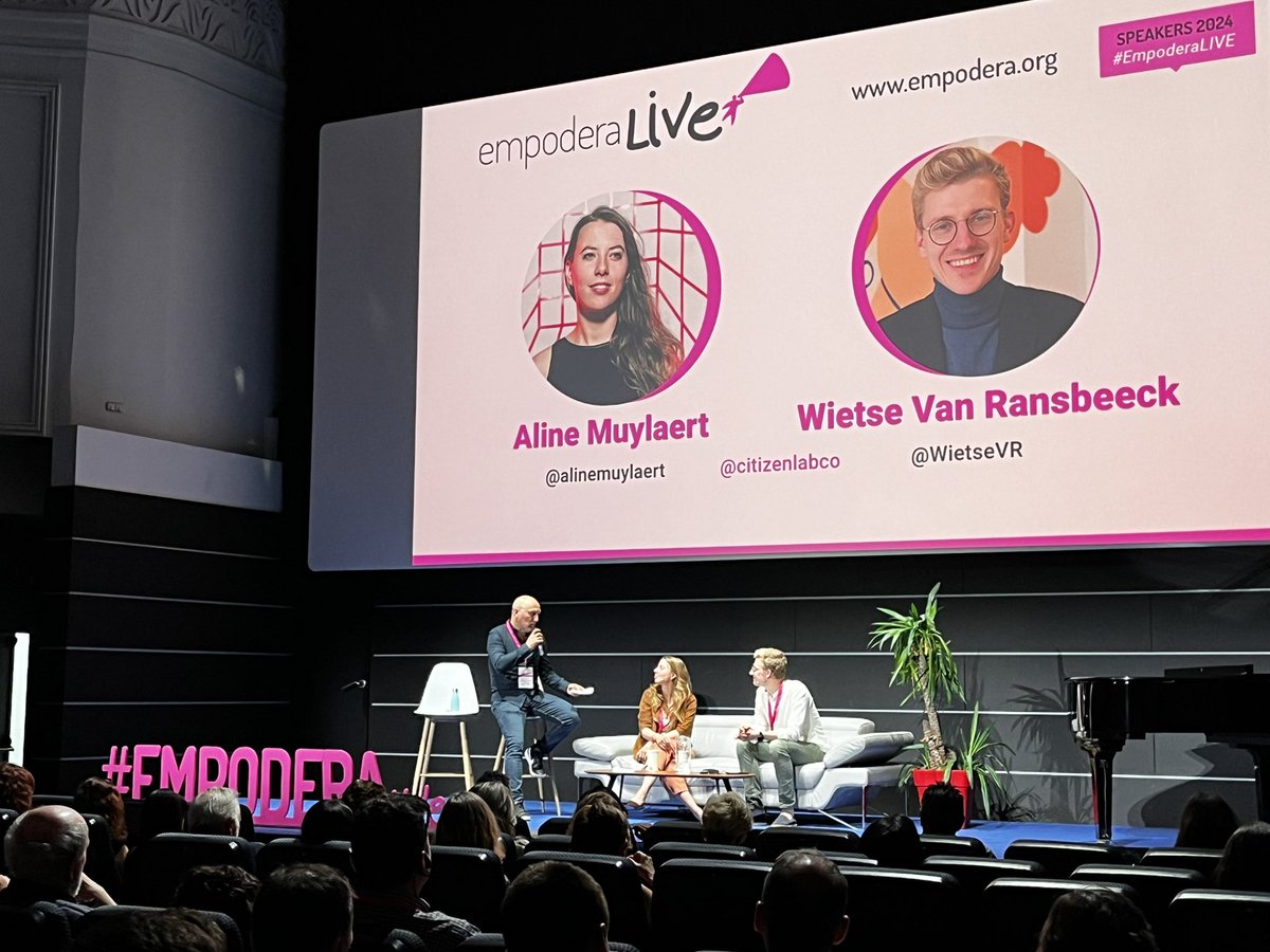 #EmpoderaLIVE time to talk about @citizenlabco  with <a href="/alinemuylaert/">Aline Muylaert</a> and <a href="/WietseVR/">Wietse Van Ransbeeck</a>, tools to promote democratic participation.