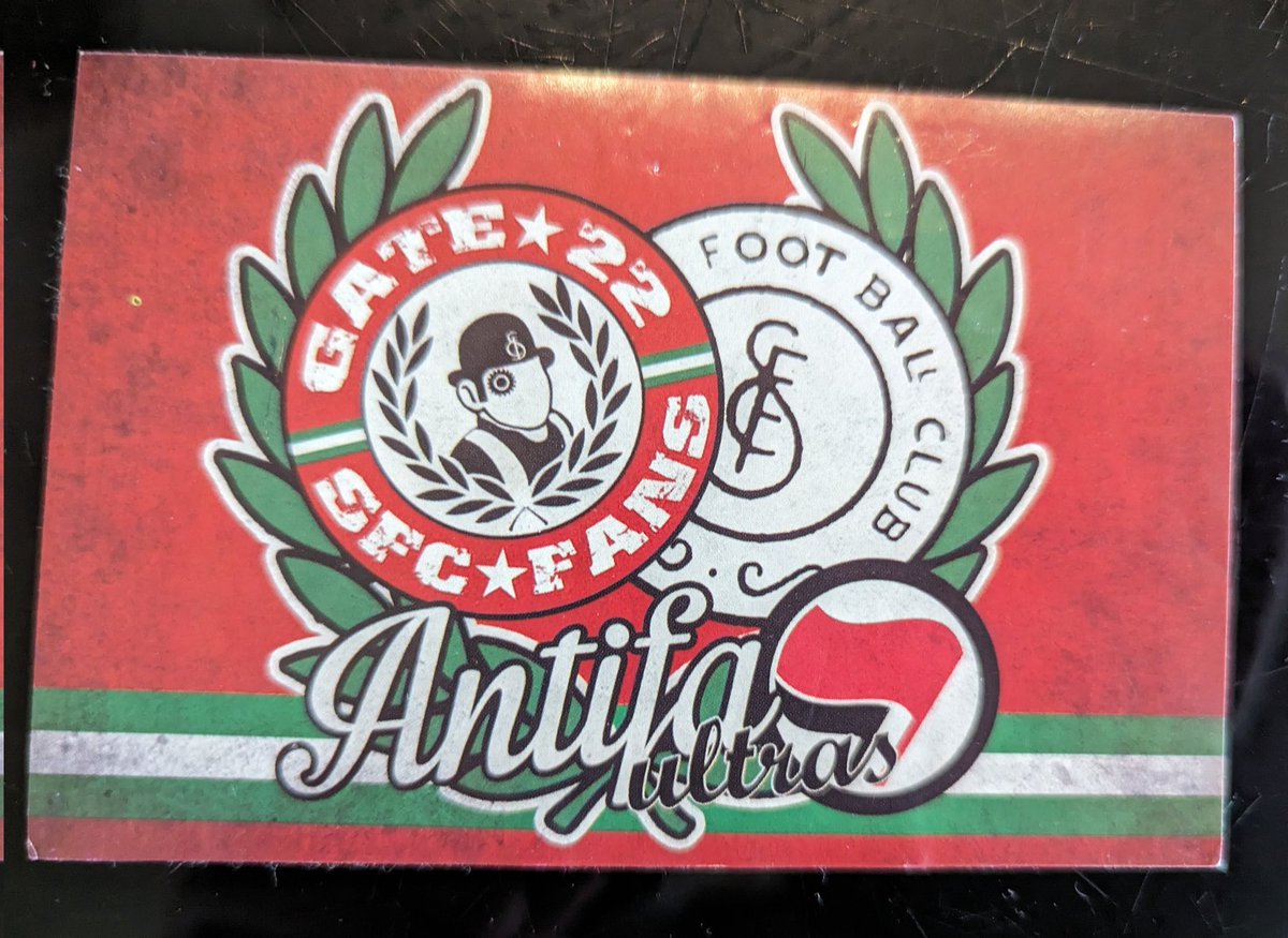 1jour1stick's tweet photo. Tiens puisque de toute évidence les sticks politique font causer, quelques sticks de #BN75 les Biris Norte de Séville #Antifa depuis 1975 https://t.co/OJwYRwQXjh