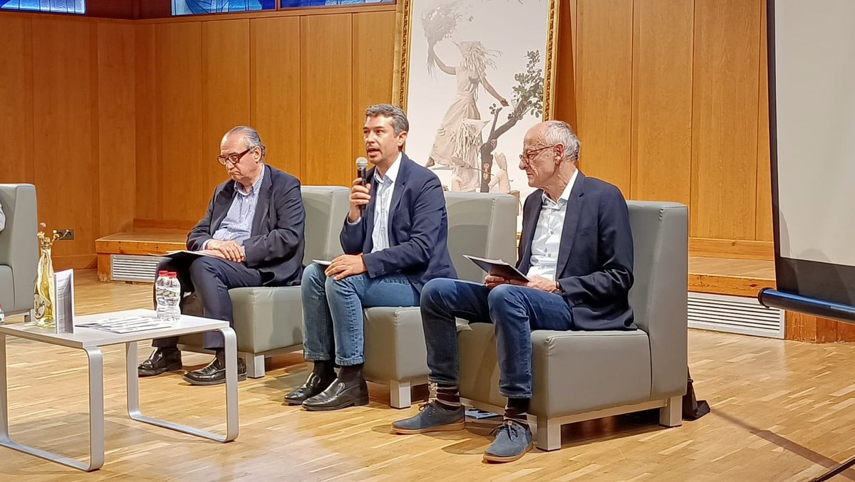 elvendrell_cat's tweet photo. 🎻El Festival Internacional de Música Pau Casals obre una nova etapa per fer-lo "sentir" a nous públics amb un programa d'alt nivell i la imatge i ambientació de l'artista Marina Durany

🎼La 43a edició tindrà com a lema “Sentir els músics romàntics”

ℹ️https://t.co/th5dPID02M https://t.co/u543U5sC4f