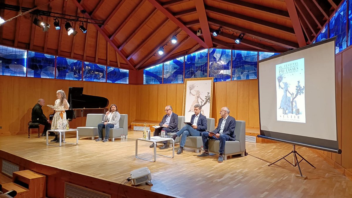 elvendrell_cat's tweet photo. 🎻El Festival Internacional de Música Pau Casals obre una nova etapa per fer-lo "sentir" a nous públics amb un programa d'alt nivell i la imatge i ambientació de l'artista Marina Durany

🎼La 43a edició tindrà com a lema “Sentir els músics romàntics”

ℹ️https://t.co/th5dPID02M https://t.co/u543U5sC4f