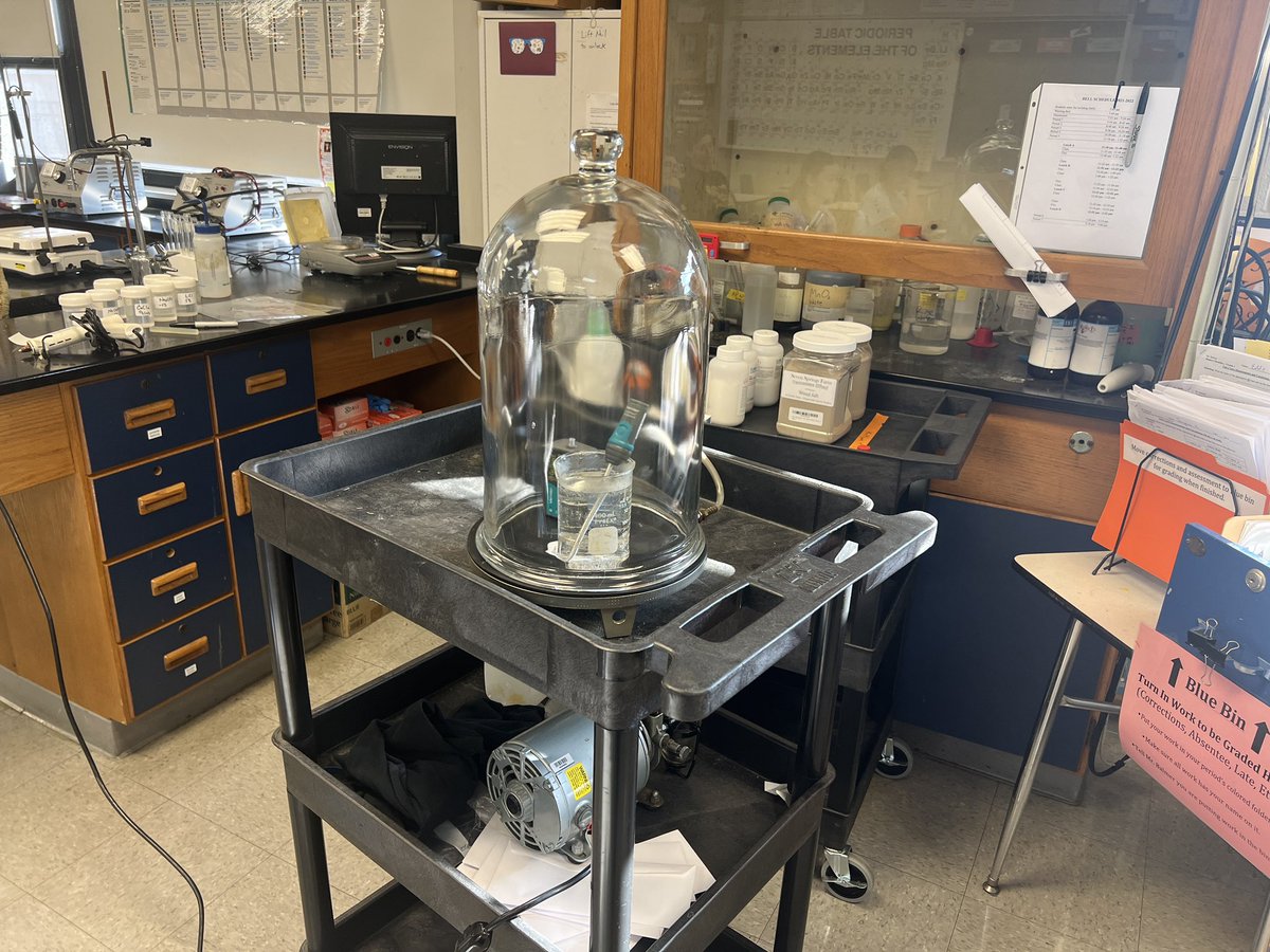BalmsSquad's tweet photo. @VernierST In AP Chemistry we use the flat pH sensors and Spectrovis+ for many of our experiments. The Go direct temp and pressure sensors make studying boiling point depression under vacuum and cinch. https://t.co/4T59rntHvt