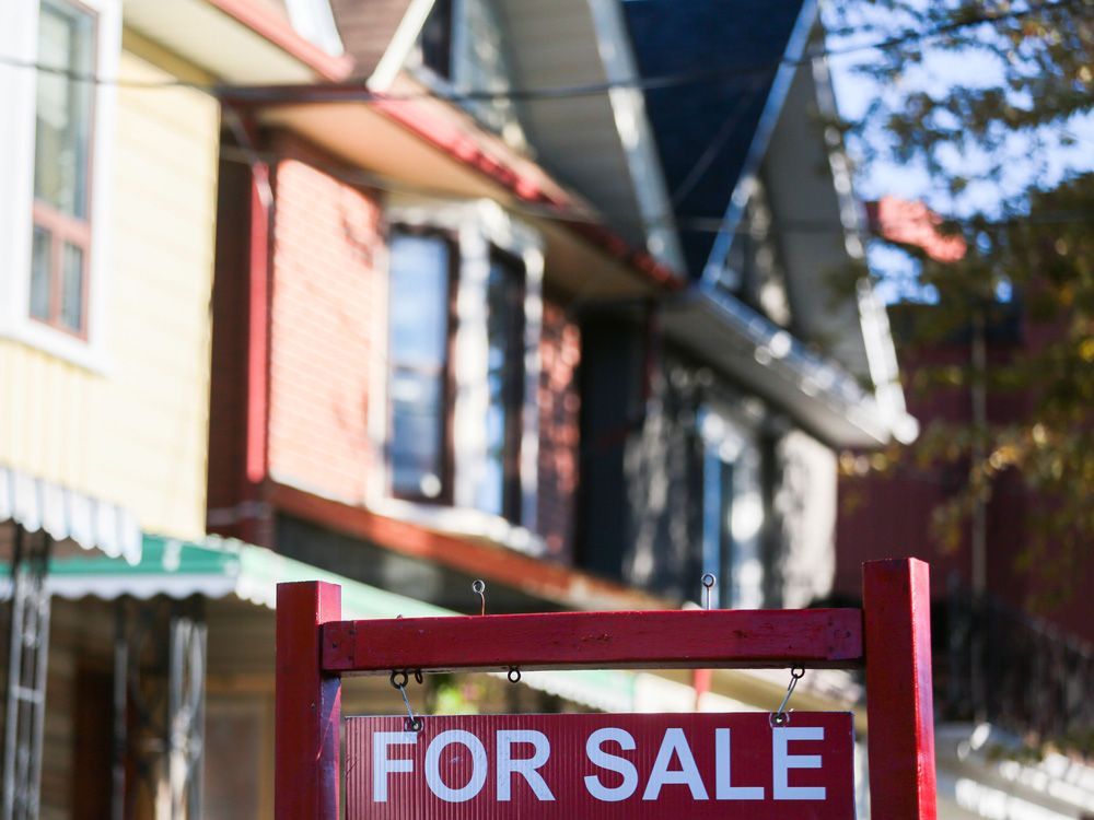 Waiting for warmth: Housing sales slump as spring blooms financialpost.com/real-estate/ca…