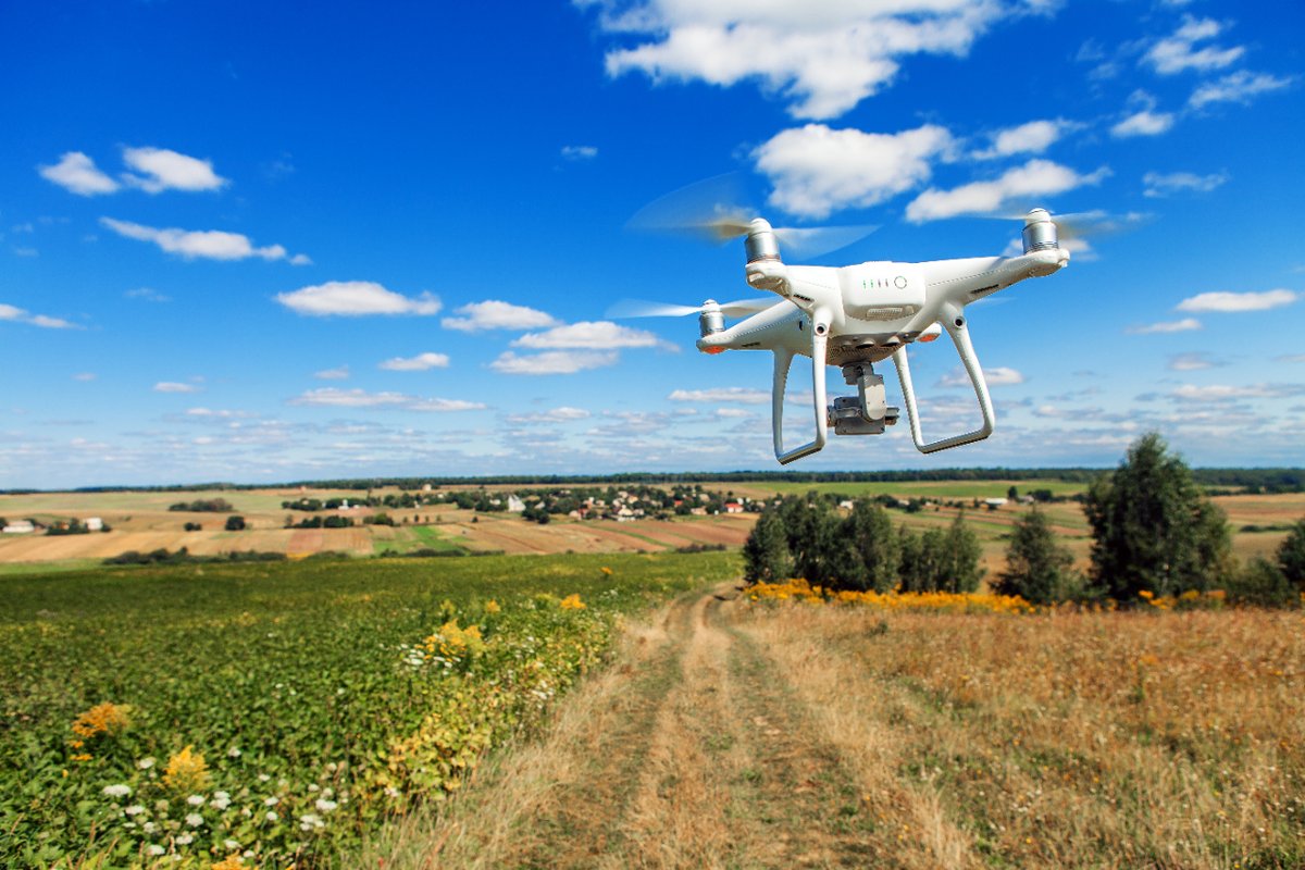🚁#AirborneSurveillance by Gradiant: nuestra solución para mejorar la vigilancia con drones. Con tecnología avanzada de análisis de vídeo, convierte tu dron en una estación de vigilancia autónoma para operaciones en tiempo real. 
gradiant.org/portfolio/airb…
 #Drones #uavs