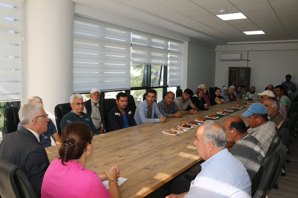 TCPazarcikBel's tweet photo. Belediye Başkanımız Sayın Av. Haydar İKİZER, Belediyemiz Park ve Bahçeler Müdürlüğüne bağlı Personellerimizle bir araya gelerek, Atatürk Parkımız başta olmak üzere ilçemiz genelinde bulunan park, yeşil alanlarımız ve taziye evleri için yapılması gereken planları konuşup, https://t.co/ePv3SLFUTT
