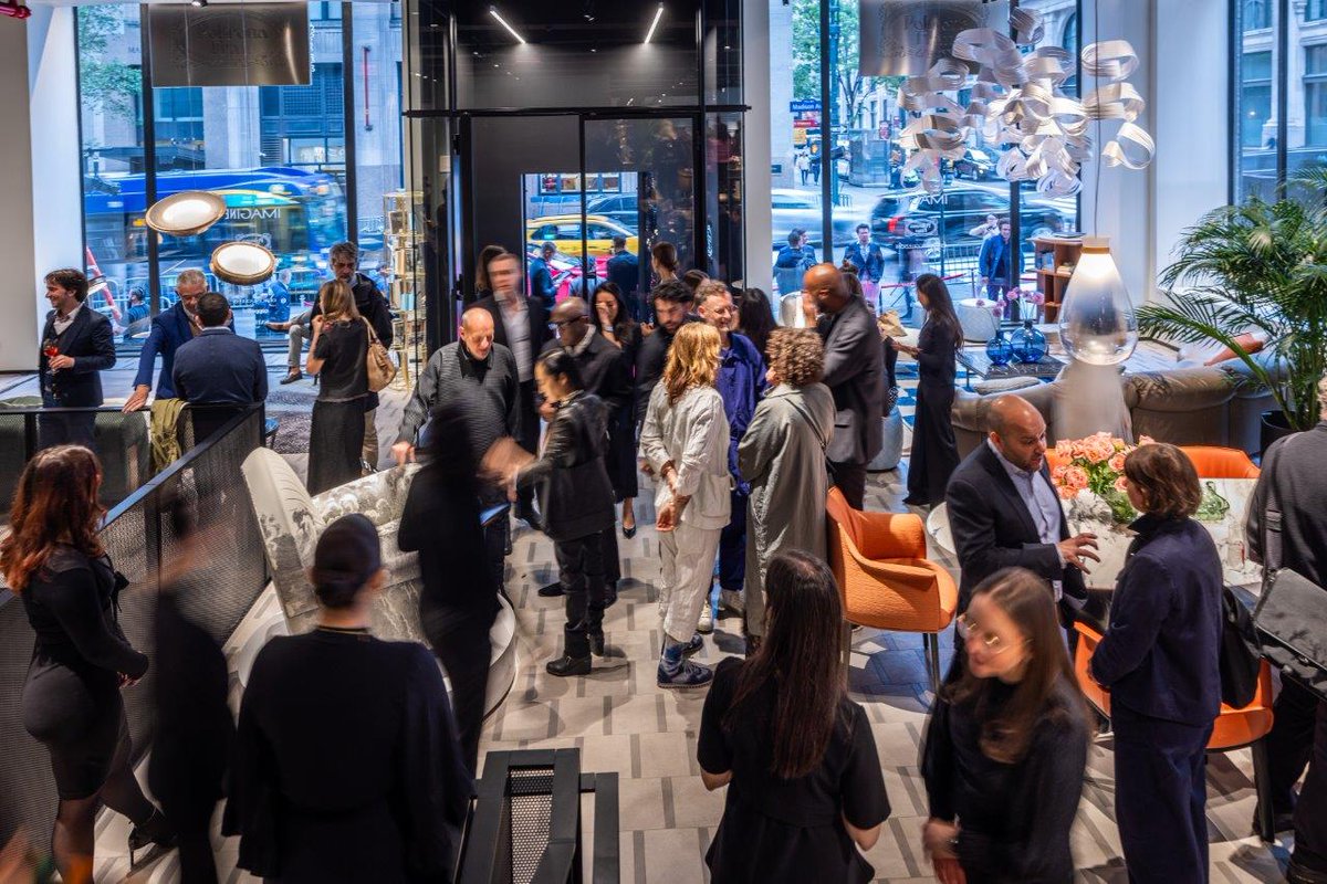 poltronafrau's tweet photo. Poltrona Frau's flagship store in New York is officially open! This unique space, which also features products from #OfficineGullo #CeccottiCollezioni #CappelliniOfficial, is crafted to inspire creativity.
The event was enhanced by wines provided by #Pasquawines.
#PoltronaFrau https://t.co/QgvnSEredk