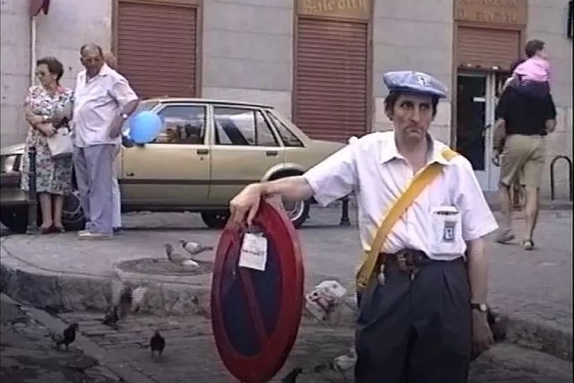 ATommylascelles's tweet image. “Souvenirs de Madrid” de Jacques Duron.

Un documental sobre el Madrid desaparecido de los años 90. Un viaje en el tiempo por los barrios de Malasaña, Lavapiés, Embajadores y La Latina.