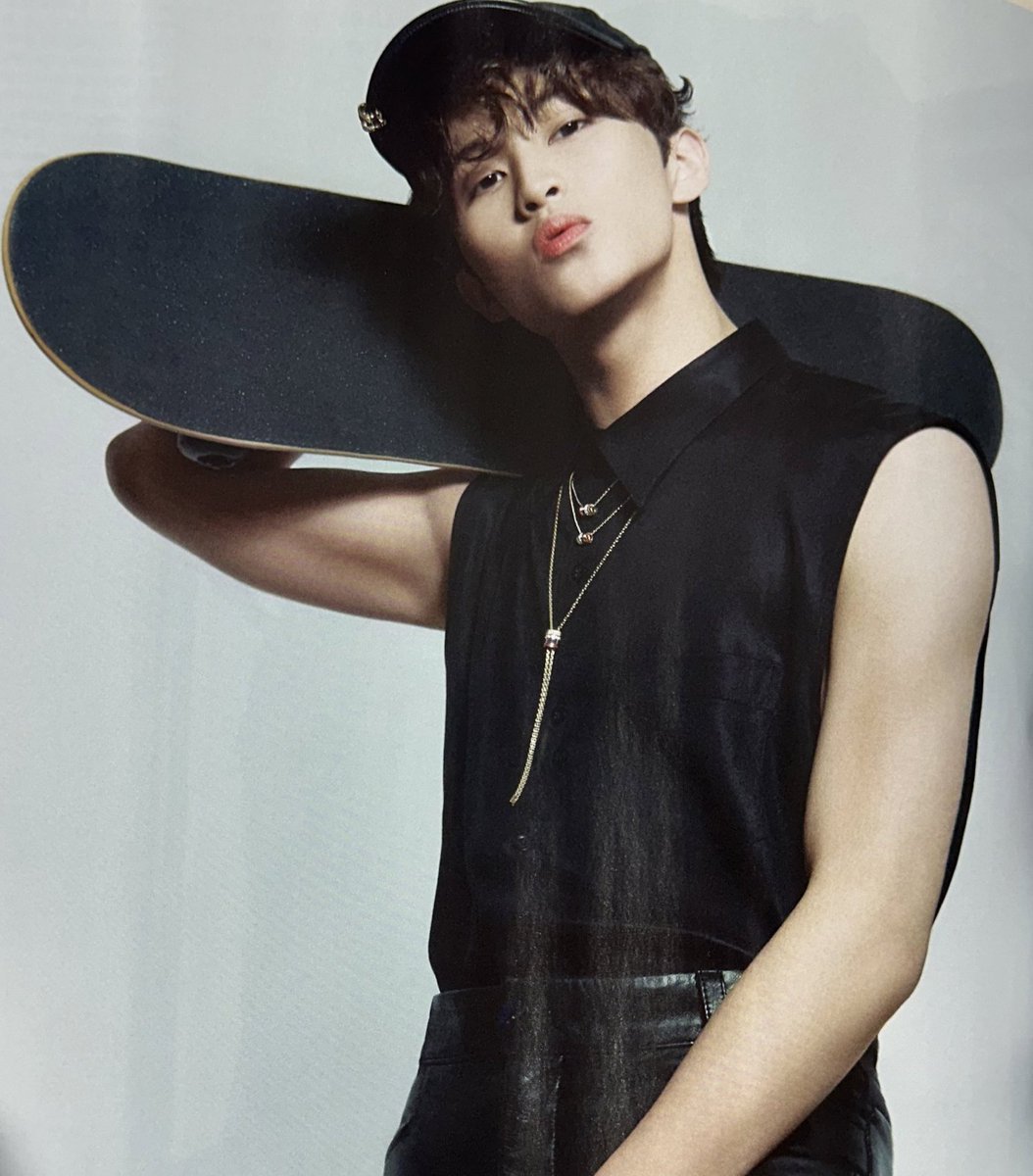 chocohyck's tweet photo. skater mark                         ballet haechan https://t.co/HP0V8Npipj