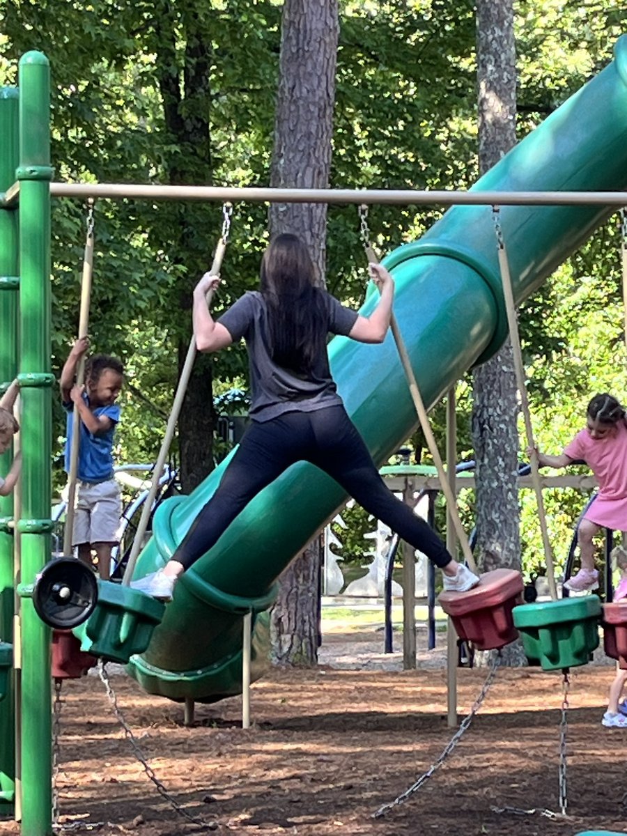 Cathy62966247's tweet photo. Ms. Ella showcasing mad balancing skills 😜
#RNEGreatThings https://t.co/TEArb8rynm