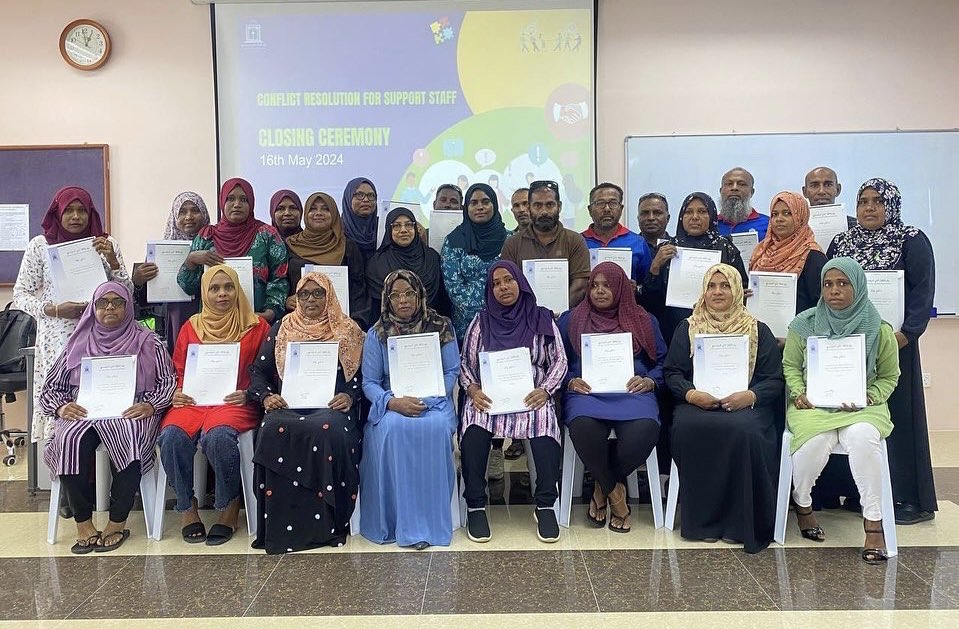 mnuhc's tweet photo. Conflict Resolution training held for support staff and security officers of MNU Hithadhoo Campus and 6 other institutions of Addu City.  

The session was facilitated by Ms. Aishath Leeza, Acting Dean of MNU Business School

#MNU #conflictresolution #supportstaff #training https://t.co/eu5a7XfCCk