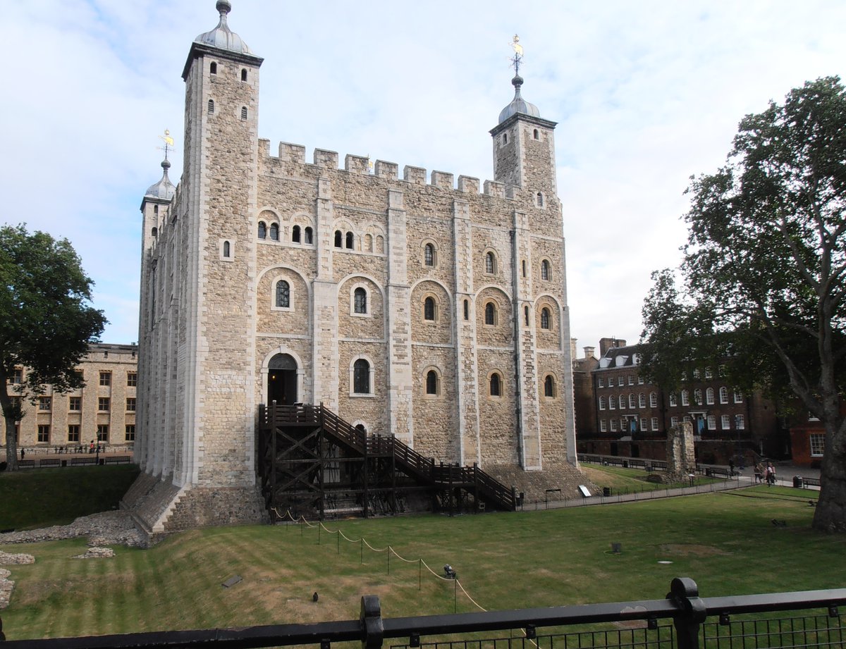 #onthisday 21st May 1471 the death of the ill-fated King Henry VI in the Tower of London on the same night that King Edward IV returned to London with Margaret of Anjou as his prisoner after the Battle of Tewkesbury. Henry's death was not a coincidence.