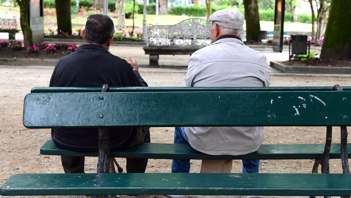 📕 Un estudo de @EcoAdeUSC ve a soidade como o factor que máis inflúe na satisfacción das persoas maiores coas súas vidas 🗞️ usc.gal/gl/xornal/nova…