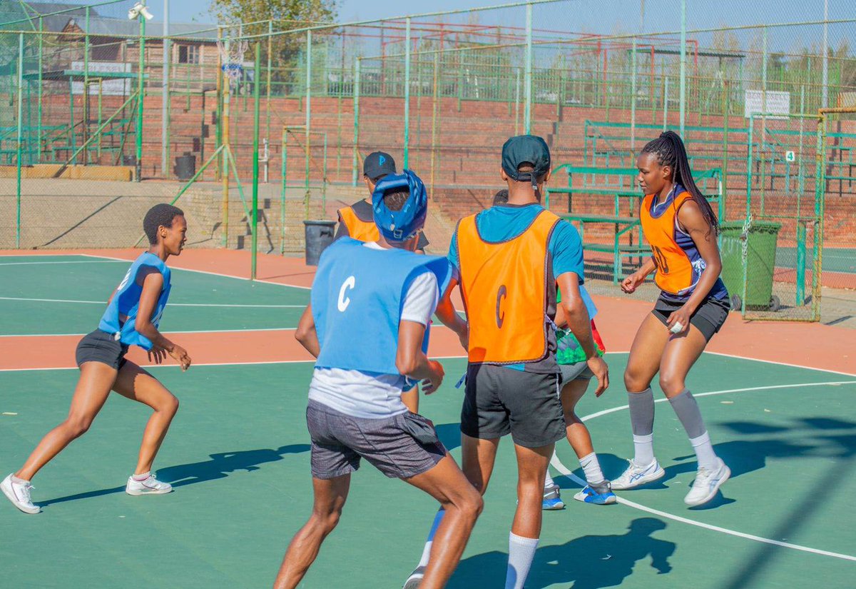 PSH_SRHR's tweet image. Our Bloemfontein HPs hosted an outreach themed &quot;Sports and Fun&quot; at CUT, Bloemfontein Campus with a netball match, painting festival, condom demonstrations &amp;amp; distribution and engaged their peers on HIV education. #BecauseWeCan #SEF #workforcommongood #empoweringlives