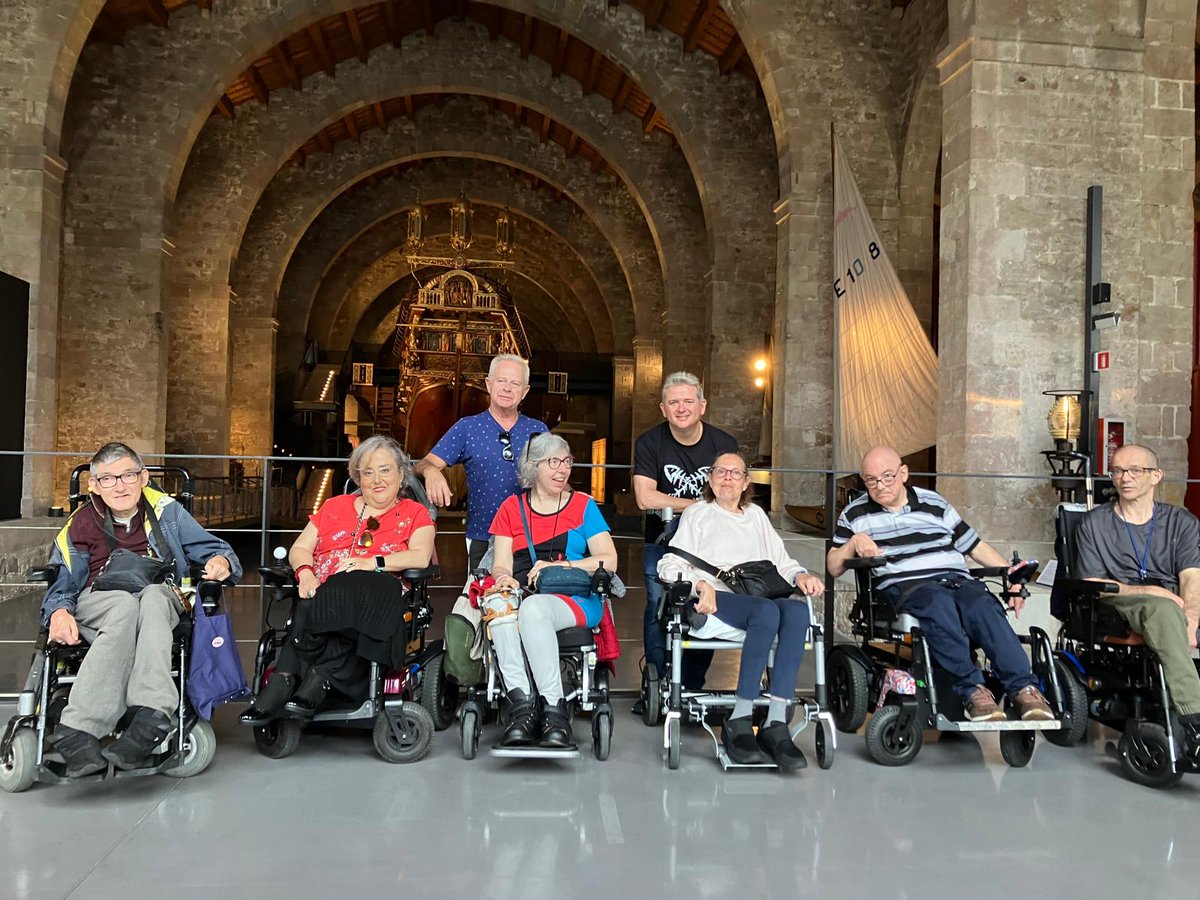 AdfSfeliu's tweet photo. Sortida anual de l’@AdfSfeliu, Can Llovera, voluntaris i persones de l’@ajsantfeliu, vam  visitar el Museu Marítim de Barcelona. Després d'un dinar de germanor al restaurant,  vam fer una volta pel Port Vell. En general tot va anar perfecte! #SantFeliu https://t.co/5QW9yvtR2w https://t.co/mK8QBxZNrc