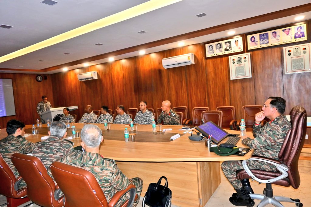 #LtGenDhirajSeth, #ArmyCdrSWC, visited #Airforce Station #Suratgarh. He was briefed regarding the operational readiness and combat posture of Indian Air Force in the sector. He underscored the importance of fortifying joint operational capabilities and enhancing inter-service