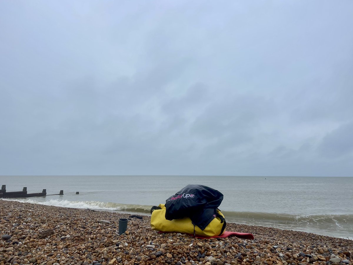 AngelikaHTCG's tweet image. Just 13c in&amp;amp;out 🥶 Friend nearly lost her float, the other friend 🦭 played hide and seek, it rained 💦☔️- thank heavens for our @dryrobe - and I found another #Hagstone #May #LateSpring #wildswimming #beachlife #vitaminsea ♥️ #TuesdayTrivia @bbcsoutheast