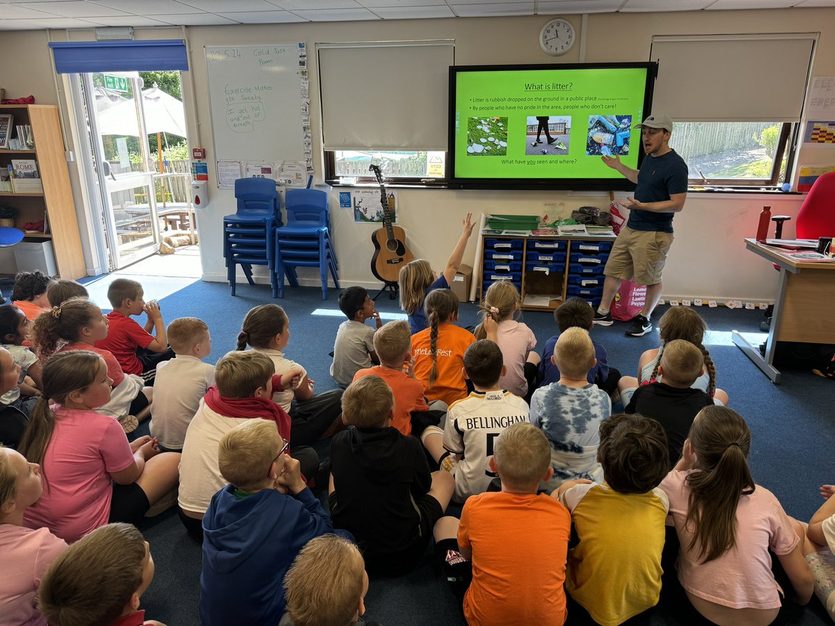 Miss Davies & Mrs Field tweet media