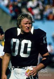 jacktatumdocum1's tweet photo. Recognizing the life and legacy of Oakland Raiders great Jim Otto. This original Raider played 15 years with the silver and black. A teammate of Jack Tatum and Pro Football Hall of Famer. RIP https://t.co/jOnRy9dTWJ
