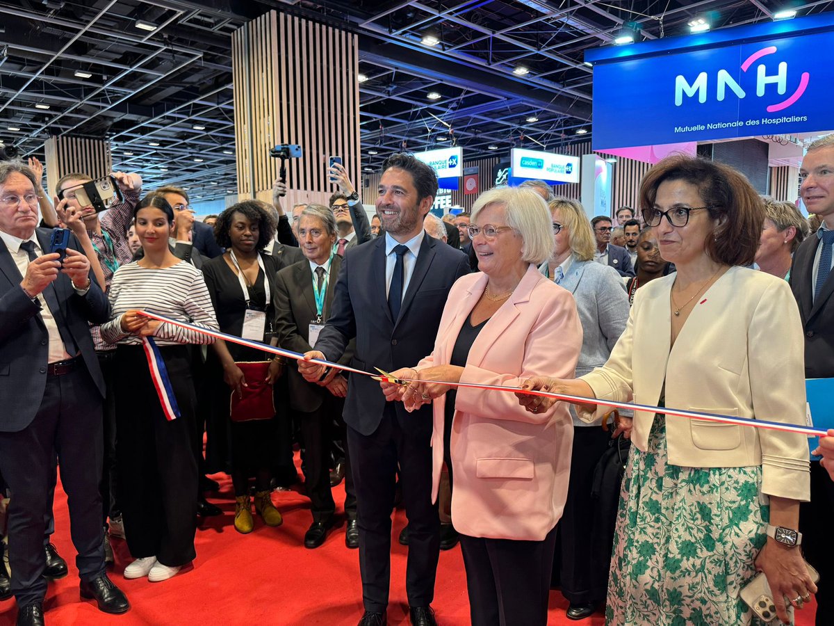 Merci à la ministre du Travail, de la Santé et des Solidarités @CaVautrin pour sa présence à l'inauguration de la 58e édition de #SANTEXPO. L'écosystème santé se réunit pendant 3 jours exceptionnels pour #Agirmaintenant et #Bâtirlasantédedemain.