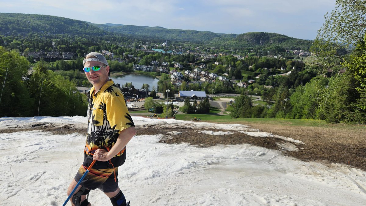 skiwithkevin's tweet photo. Made it back for last chair. Fun to share  season stories with the usual characters and catch up with old friends. See ya next season Sommets Saint-Sauveur! #lastchair #skiing #skiquebec https://t.co/HSxjjh93AS