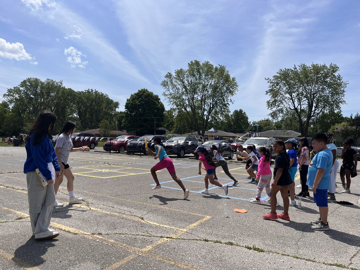 🌟 IPS Lew Wallace School 107 🌟 tweet media