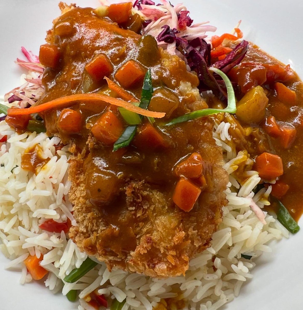 On todays menu in the EDUkitchen we are serving: -Char Sui Pork Belly with Vegetable Noodles -Meze Bowl with Falafel, Humus & Couscous -Chicken Katsu Curry with Steamed Rice @LoveBritishFood #greathospitalfood