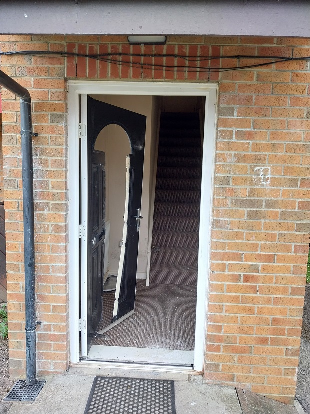 ClevelandPolice's tweet photo. Class C drugs were seized and a woman was arrested after a drugs warrant was served in #Ormesby yesterday.

More: https://t.co/K63RI6Qu8f https://t.co/5pv2LJEeMR