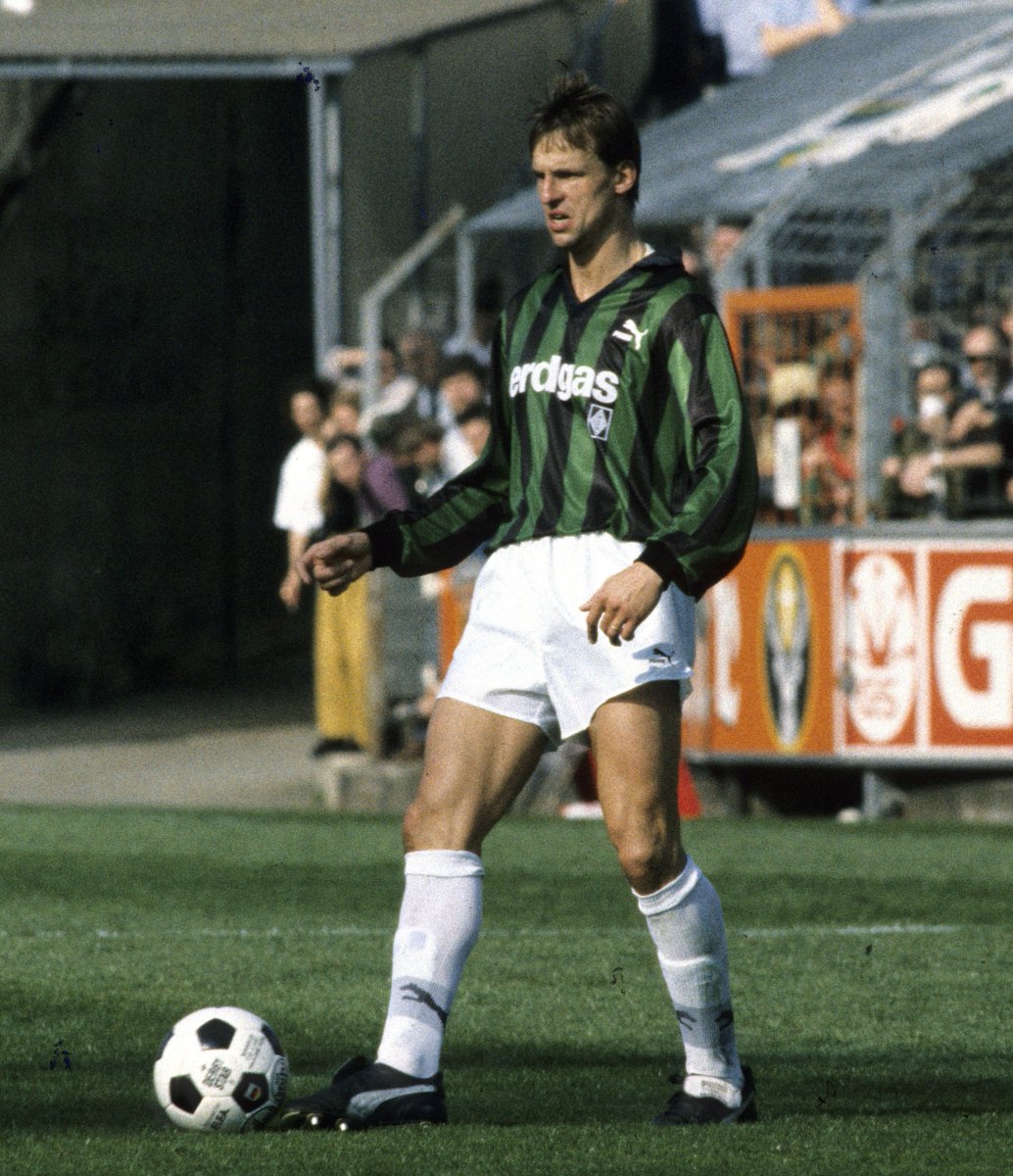 borussia's tweet photo. Happy Birthday Uwe #Rahn und Frantisek #Straka 🎉
Feiert schön 🥳
#dieFohlen https://t.co/nBX9MqbG1S