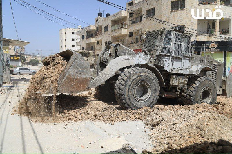 AnggiCartwheel's tweet image. Lihat ini buldozer Israel terus menerus merusak infrastruktur di sekitar kamp Jenin, jangan tanya dimana Hamas, mereka disitu sedang berusaha  melawan mengusir penjajah Israel.