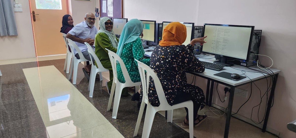 mnuhc's tweet photo. Some clicks of the Ongoing Digital Literacy week-long course.

The course facilitator is our FEST,Senior Lecturer, Abdullah Zahir. 

#1universityinthemaldives #studyatMNU #communityengagement #digitalliteracy https://t.co/RkxdAJLHTD