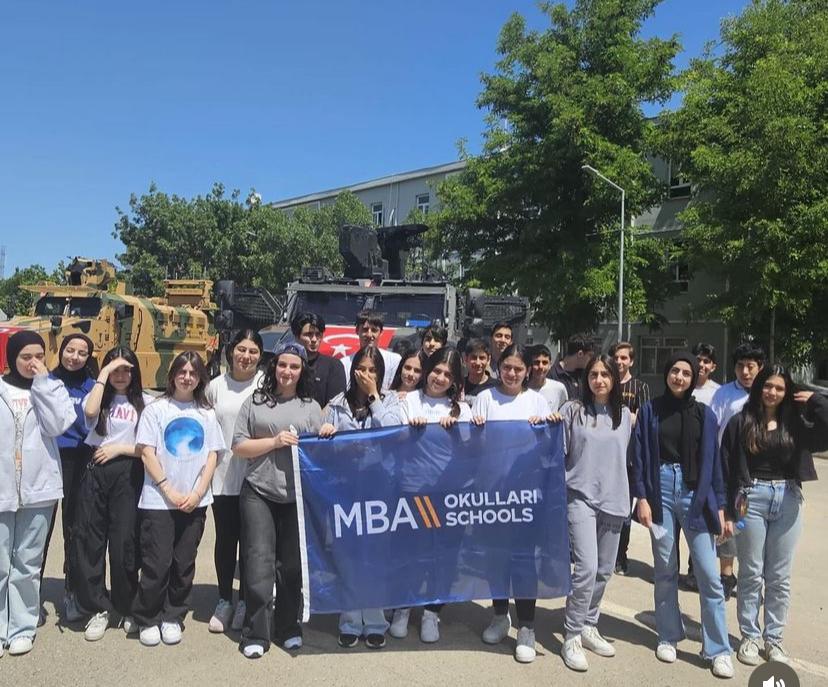 BATMANMBA's tweet photo. Lise Kadememiz Jandarma Genel Komutanlığı'nda Tanıtım Gezisine Katıldı. #mbaokulları #mbaschools https://t.co/gr35jfakSi