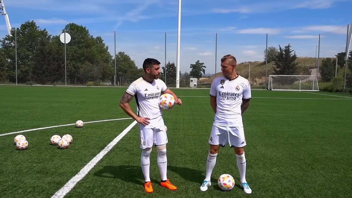 DjMaRiiO's tweet photo. Kroos se retira en su mejor momento futbolístico, estoy hundido. https://t.co/8jy4l7T7YH
