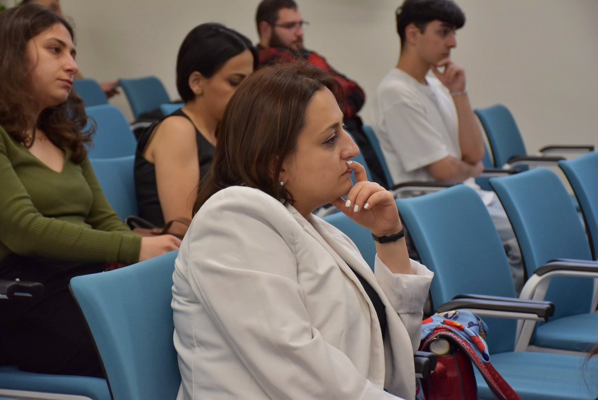 pydata_yerevan's tweet image. Last week, Adam Kulidjian conducted his “Crafting Impactful Dashboards for Your Clients” #PyDataYVN meetup talk, introducing the dashboards and their role, providing detailed steps on how to diagram, and sharing relevant example on implementing them with the audience.