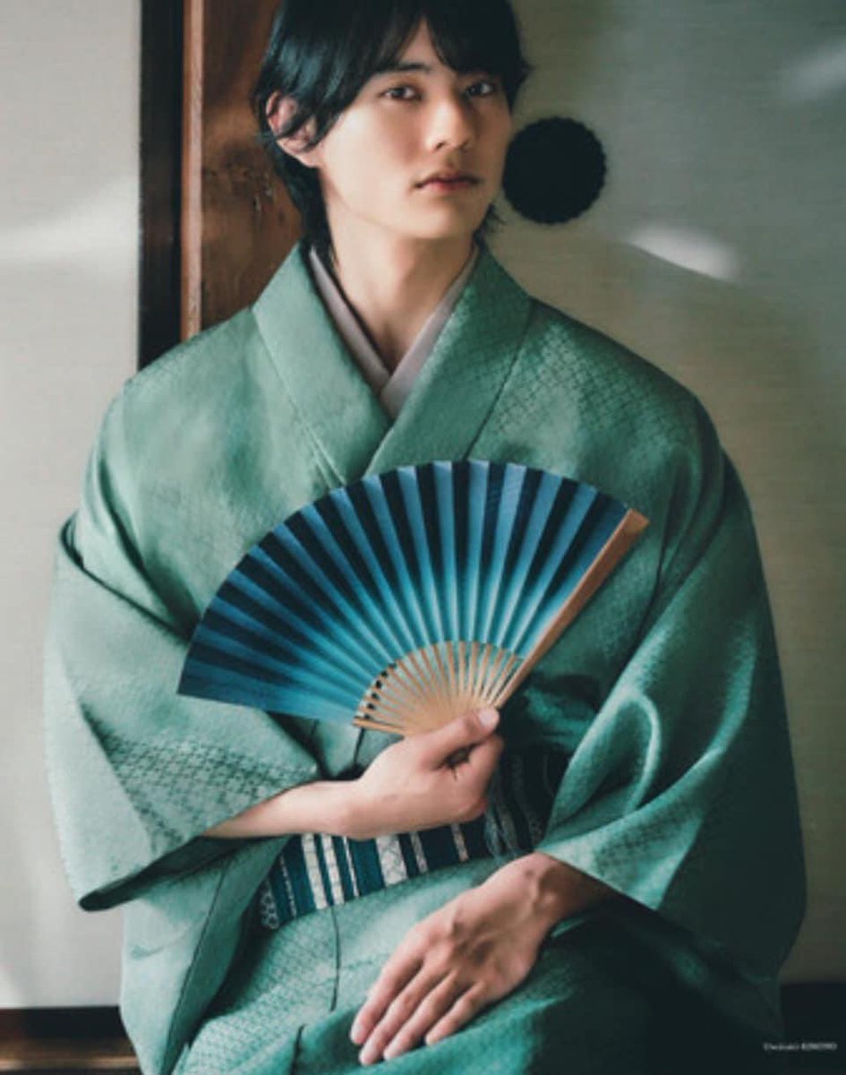 美しいキモノ夏号に民谷螺鈿の角帯を掲載いただきました。ターコイス色