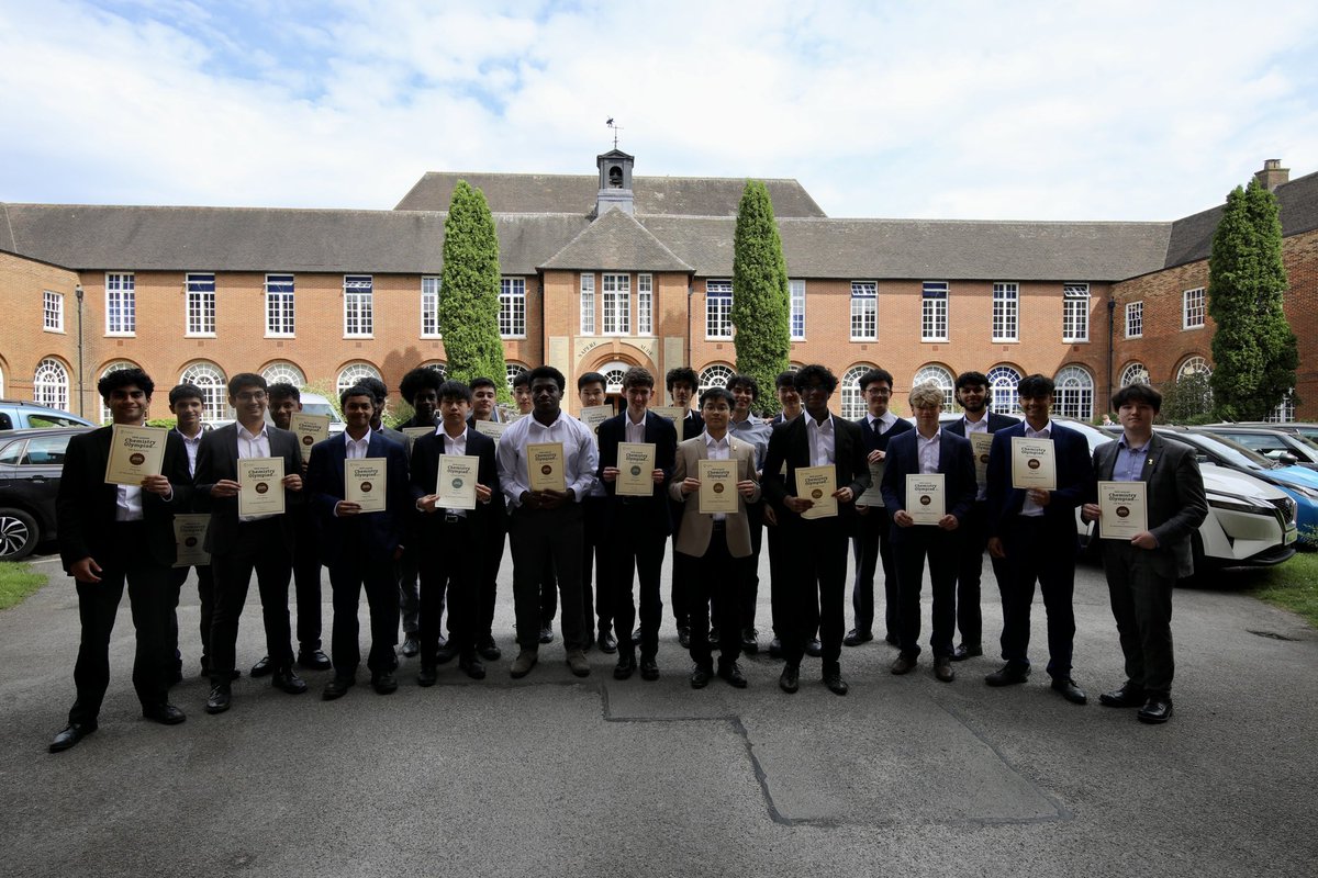 mgs_1515's tweet photo. 70 pupils across Years 11, 12, and 13 showcased their chemistry prowess in the @RoySocChem 56th annual #ChemistryOlympiad with 8 earning Gold Awards, 14 securing Silver, and 24 clinching Bronze. Read more about individual success on Instagram and Facebook! @MGS_Chemistry https://t.co/388HLbtKo6