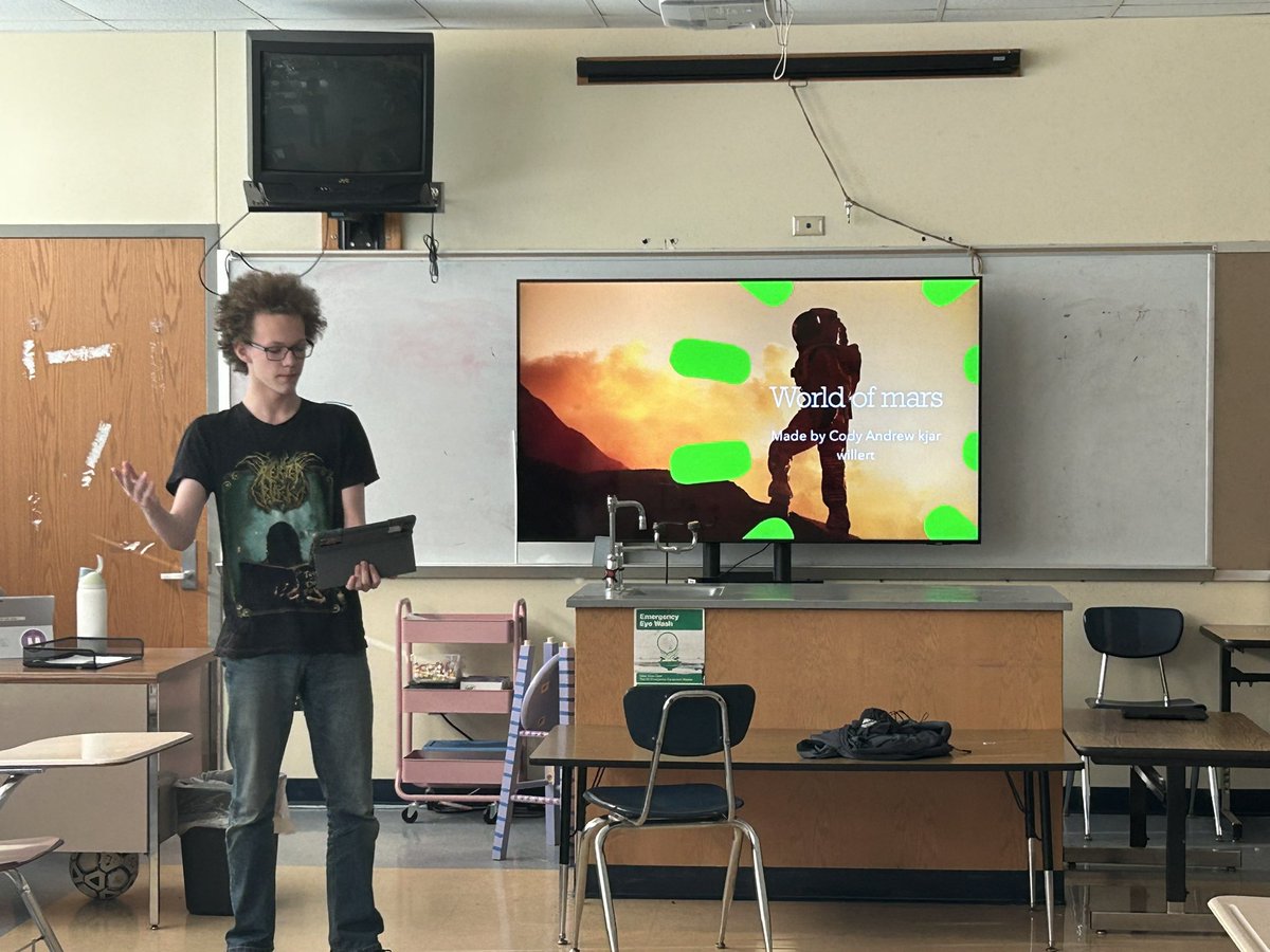 OPS_McMillan's tweet photo. #REAL_Joy was listening to โ28 Cody and the #MonarchPride he took in his ELA final for Ms. Best about slime on Mars. โDid you know slime can help with research in zero gravity?โ @OPS_MacPrncpl didnโt either! It was like watching @BillNye the science guy. ๐ญ https://t.co/RRyjQmUFrs