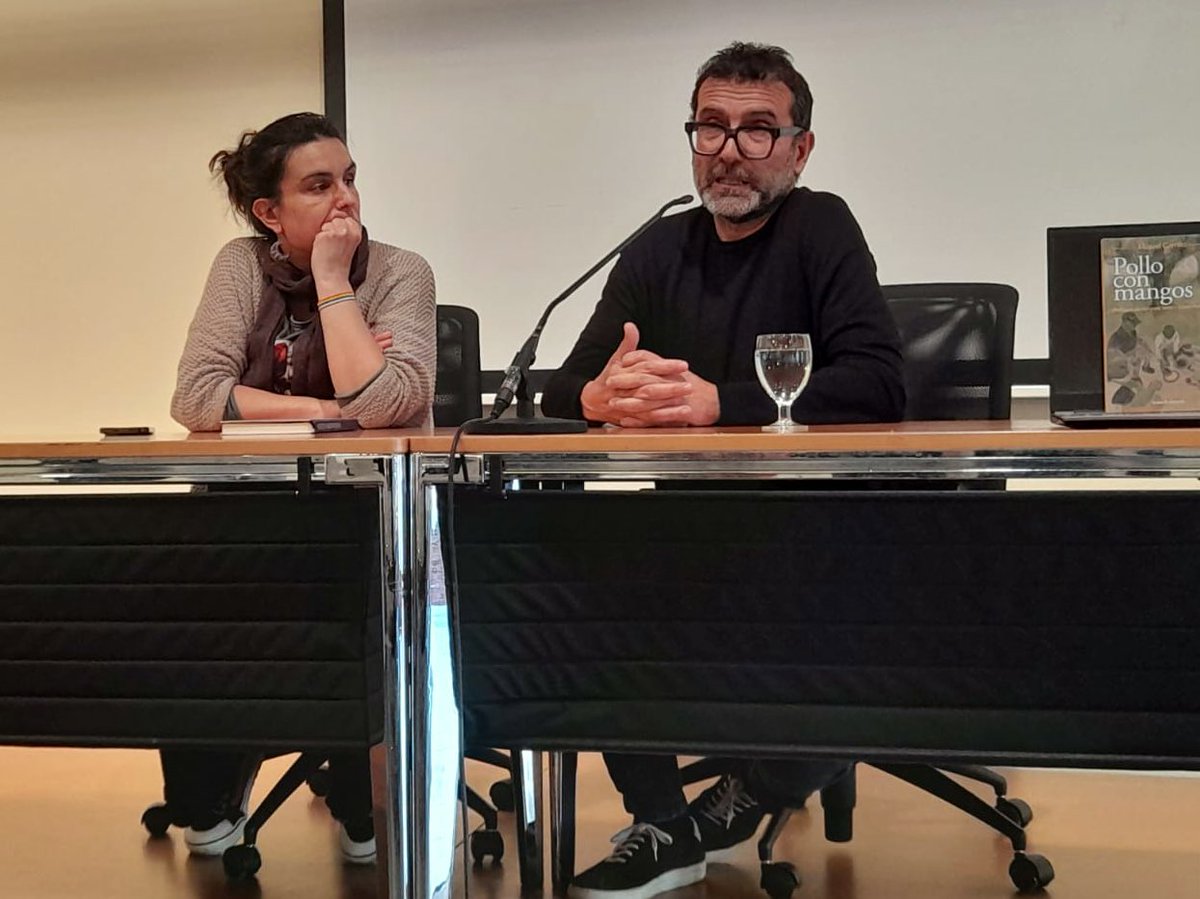 MiquelCarr's tweet photo. Siempre es un placer volver a #Asturies, esta vez con #PolloconMangos @IcariaEditorial y #ElviatgedeKalilu @ContrastGrup.
Gracias a @ISFAsturias y @_codopa por la invitación al #Afrilés de #Avilés. https://t.co/GpfaA3IO05