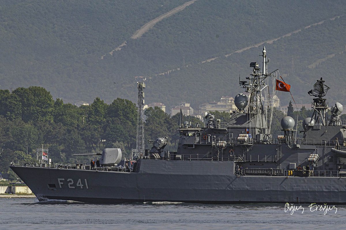 OguzEroguz1's tweet photo. #TurkishNavy's #YavuzClass #MEKO200TN Track I #frigate #TCGTurgutreis #F241 #BarışınGüvencesi &amp; #TurkishNavy's #BarbarosClass #MEKO200 TN Track IIA frigate #TCGOruçreis #F245 #MLU #DenizlerinHakimi https://t.co/lHlBzFAtnN