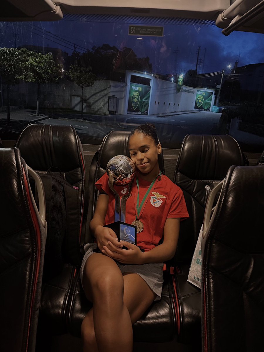 É BI CAMPEÃO ❤️🤘🏽🏆  meu benfica