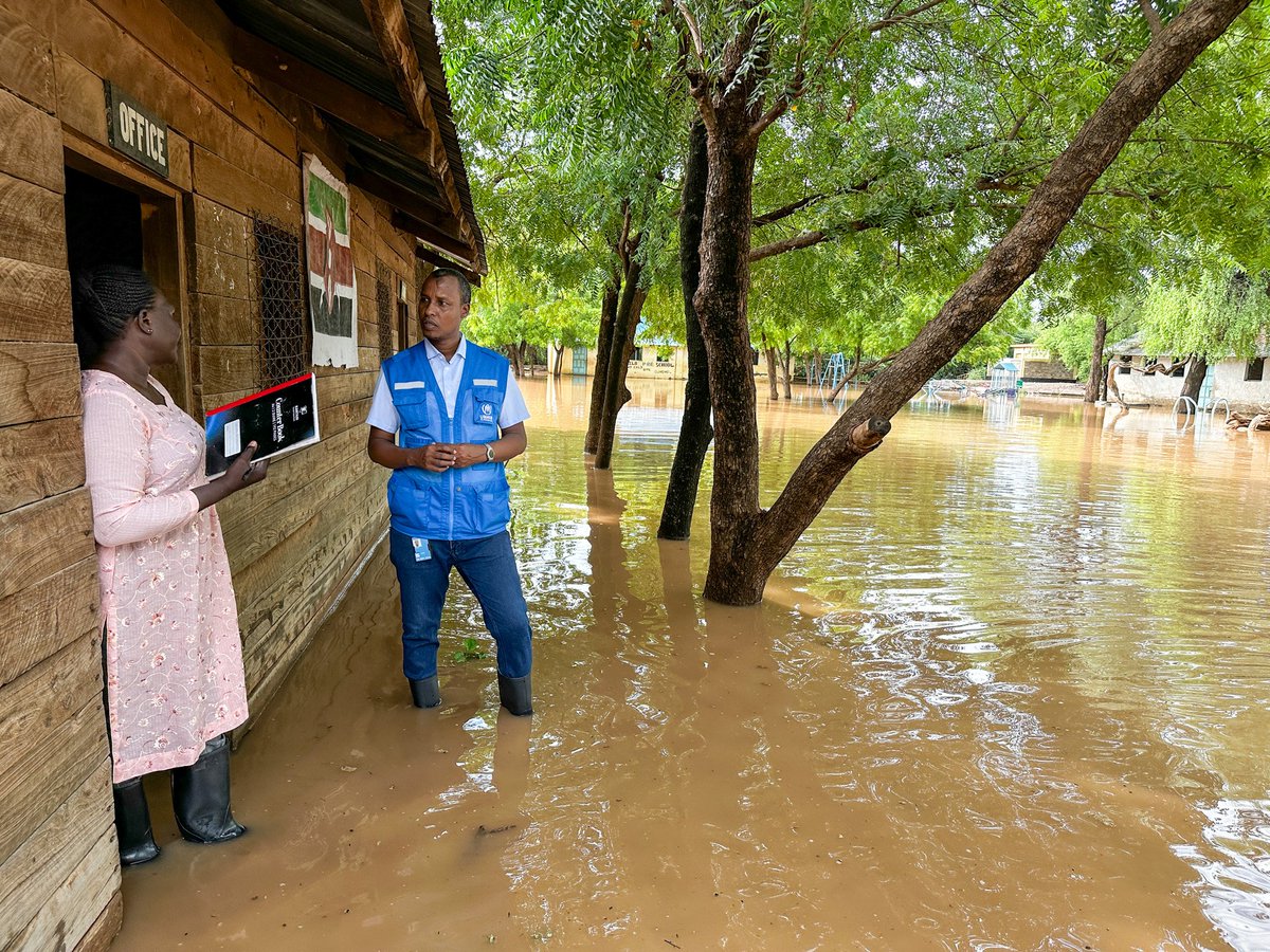 🌧️News just in. Heavy rains have flooded parts of Kakuma 1 camp, affecting shelters and the Gilo pre-Primary School (pictured). UNHCR Kenya is on the ground, assessing the situation working with partners to support those affected.