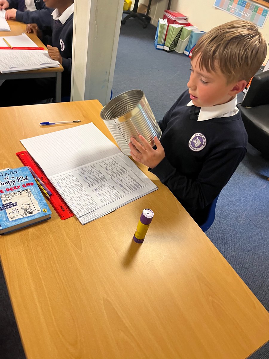 MissPSymons's tweet photo. Comparing and grouping together everyday materials. In these photos, year 5 were looking at transparency and hardness. #TheMillScience https://t.co/MoTjhcFIdL