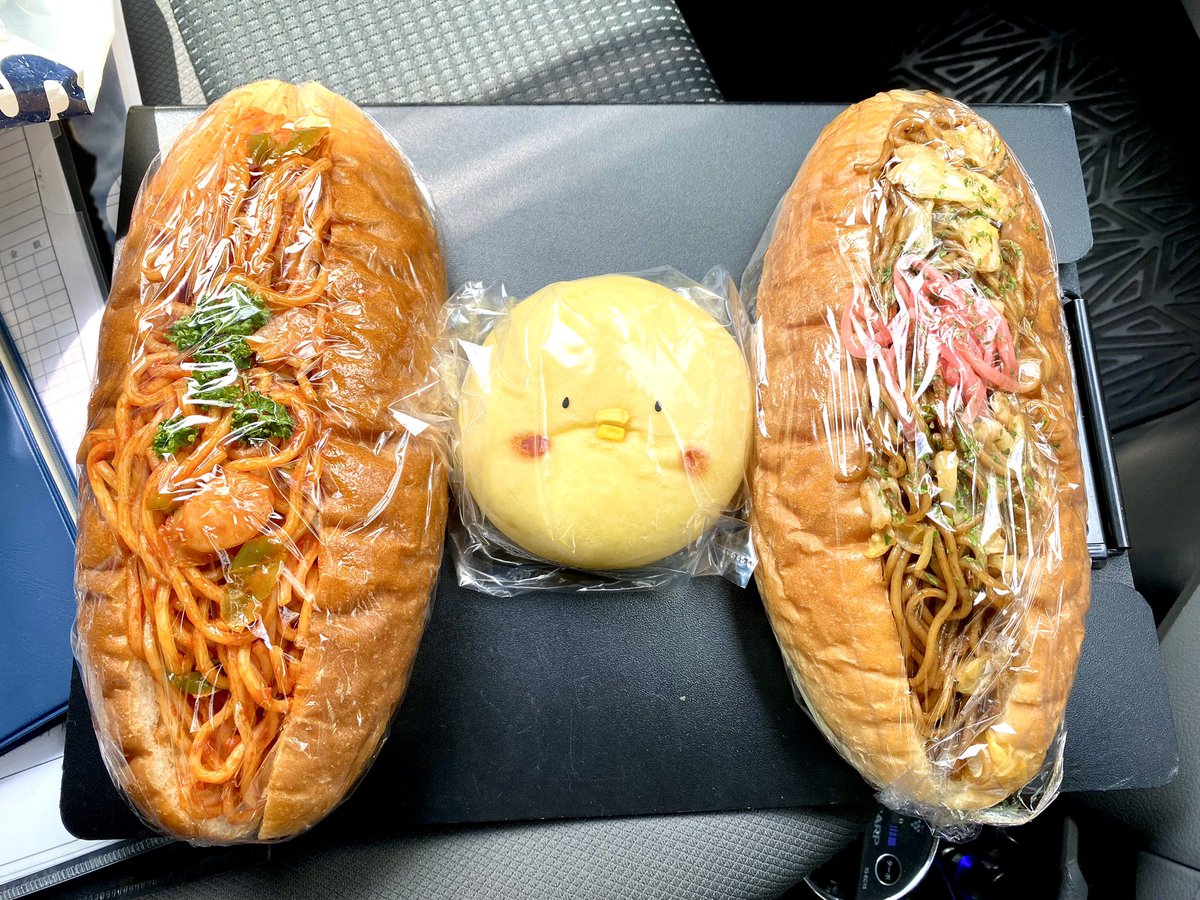 HIDE6253298's tweet image. 今日は焼きそば＆ナポリタンコッペパン・ピヨちゃんで満腹。
明々後日はいよいよおいしい給食Road to イカメシ公開。楽しみだな。
帰社すると転籍部下の歓迎会。めでたくないので勿論欠席して事務処理に勤しむ。
#BakeryTOA
#おいしい給食Roadtoイカメシ
#RickSpringfield