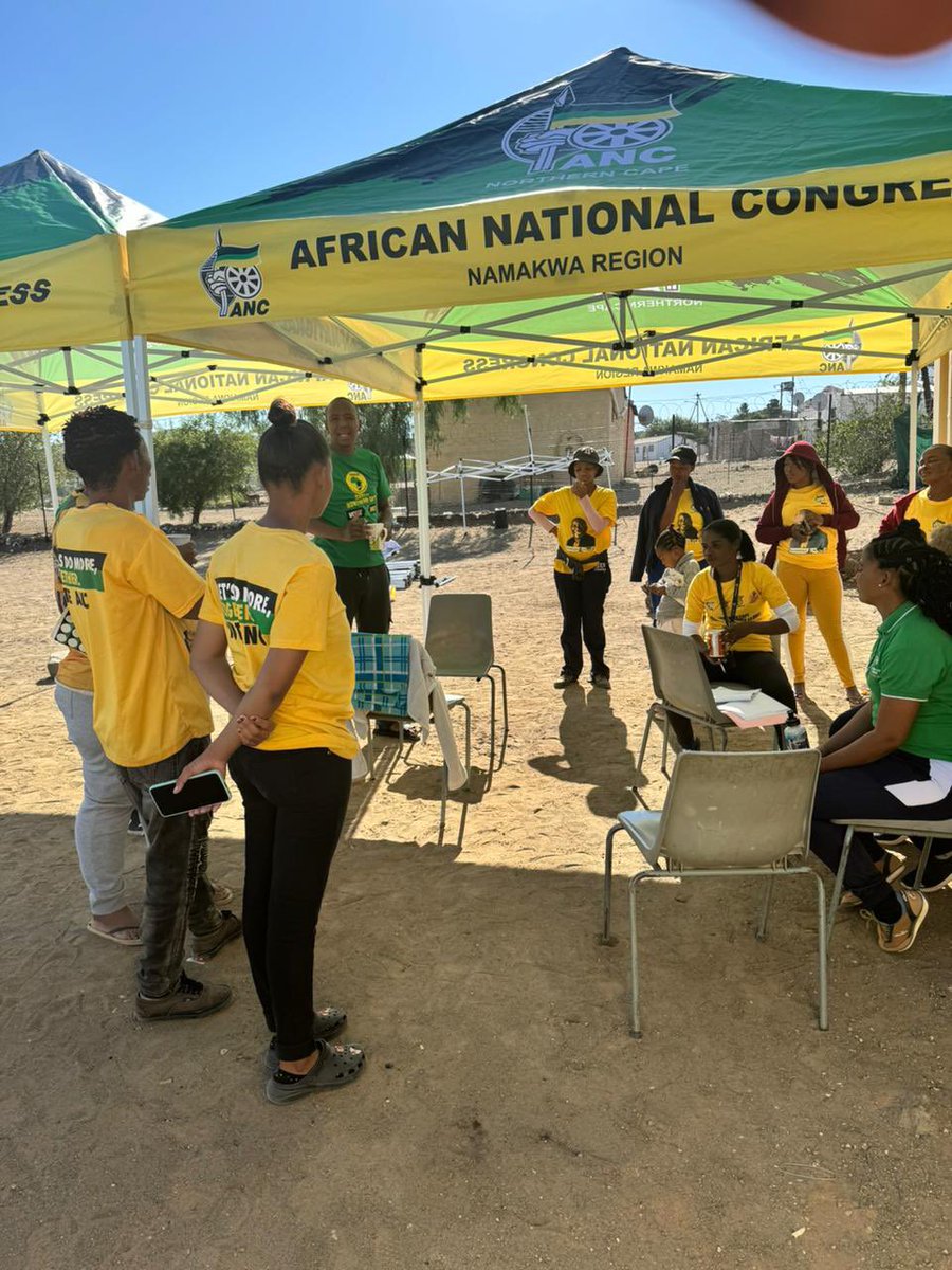 IN PICS📸| ANC Youth League Provincial Secretary Cde Victor Dolopi and ANC volunteers received briefing in Williston Ward 1, before going on an intensive door to door campaign. #ANCYLatWork #LetsDoMoreTogether #VoteANC2024 #ANCYL_NCAPE